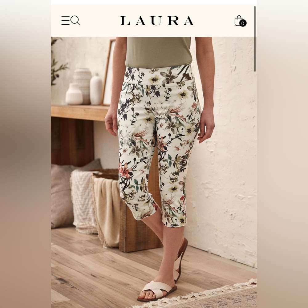 Laura woman’s 6p/ Tropical Print Pull-On Capris/ vacation wear Host Pick ⭐️